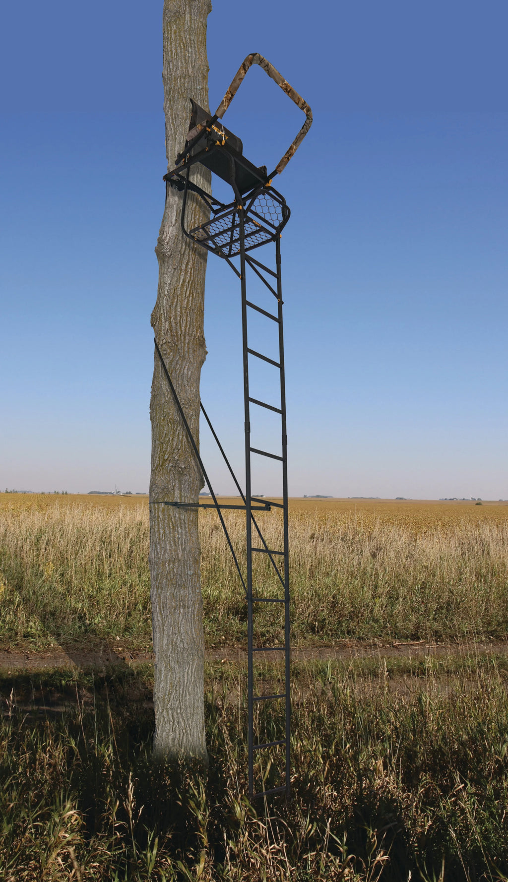 Black 17ft 1 Person Ladder Tree Stand B779