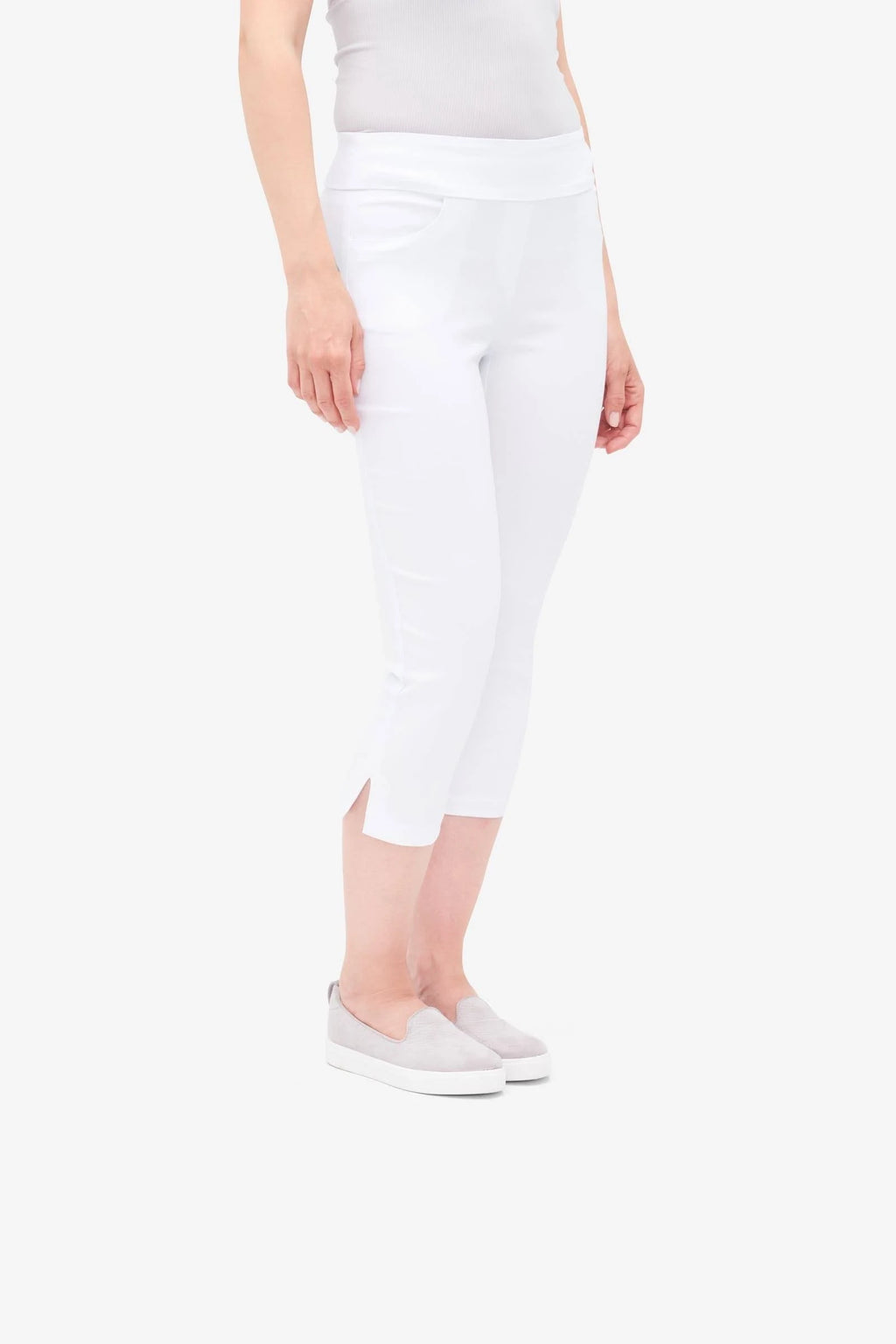 White Pocket Capris J9320