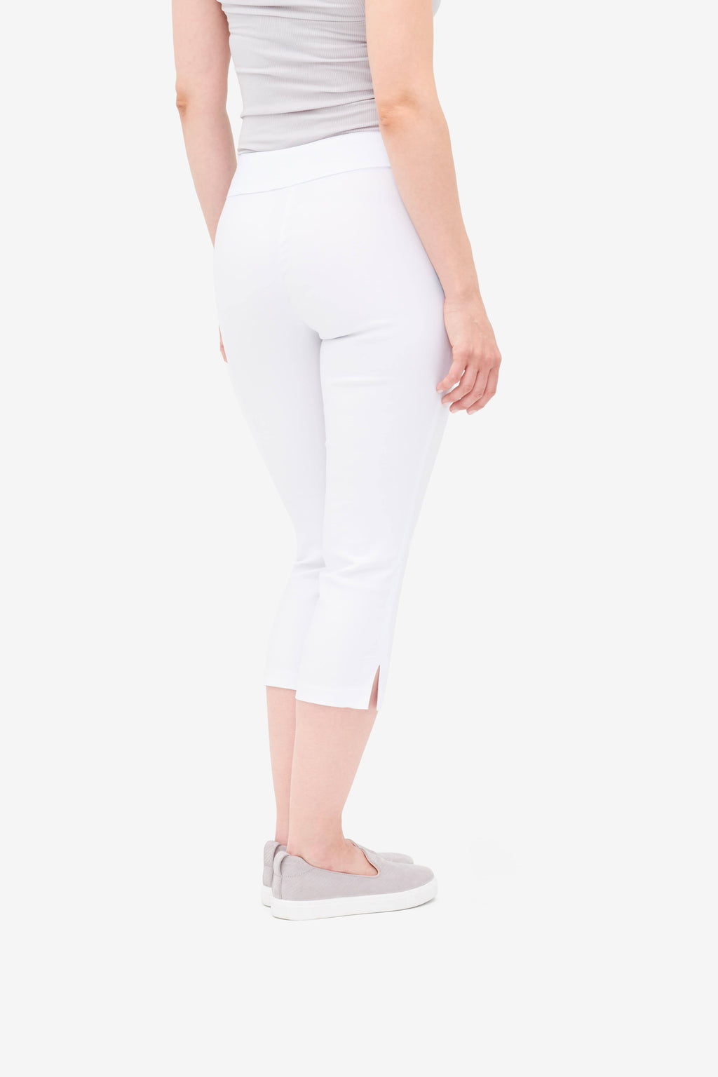 White Pocket Capris J9320