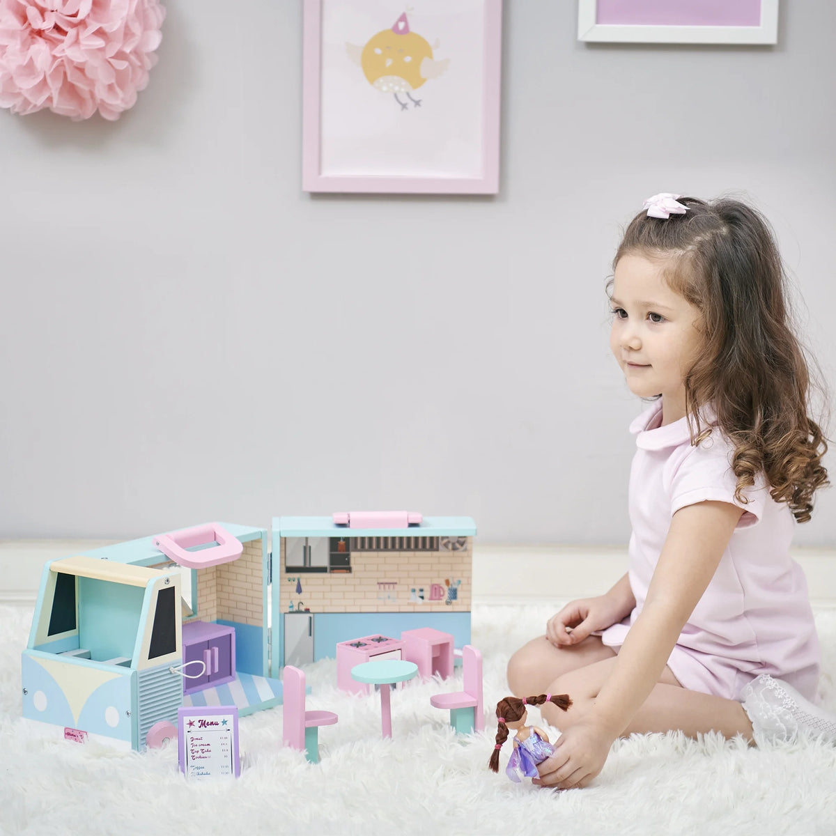 Portable Food Truck Dollhouse Set Z56884