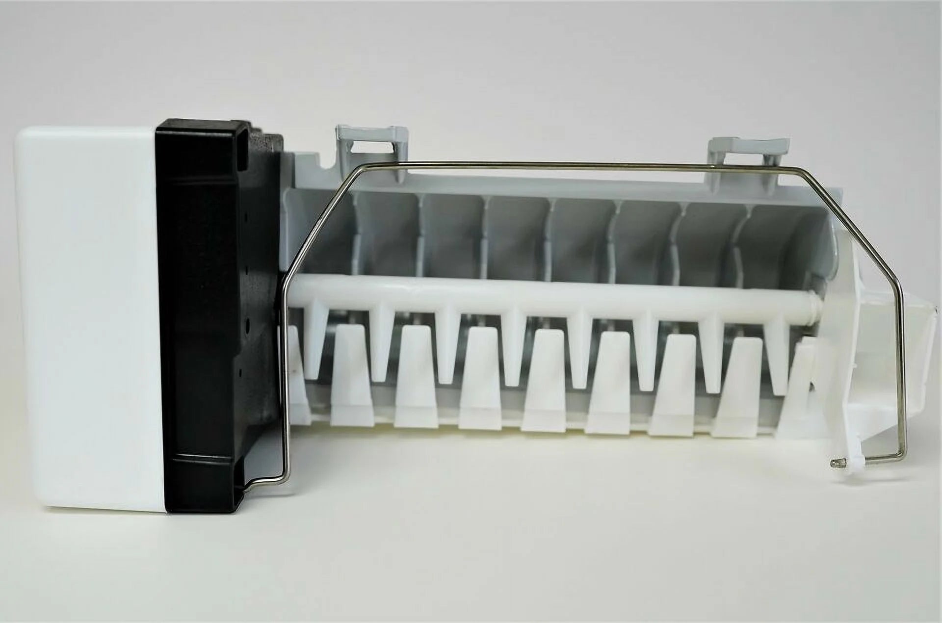 Refrigerator Icemaker V8772