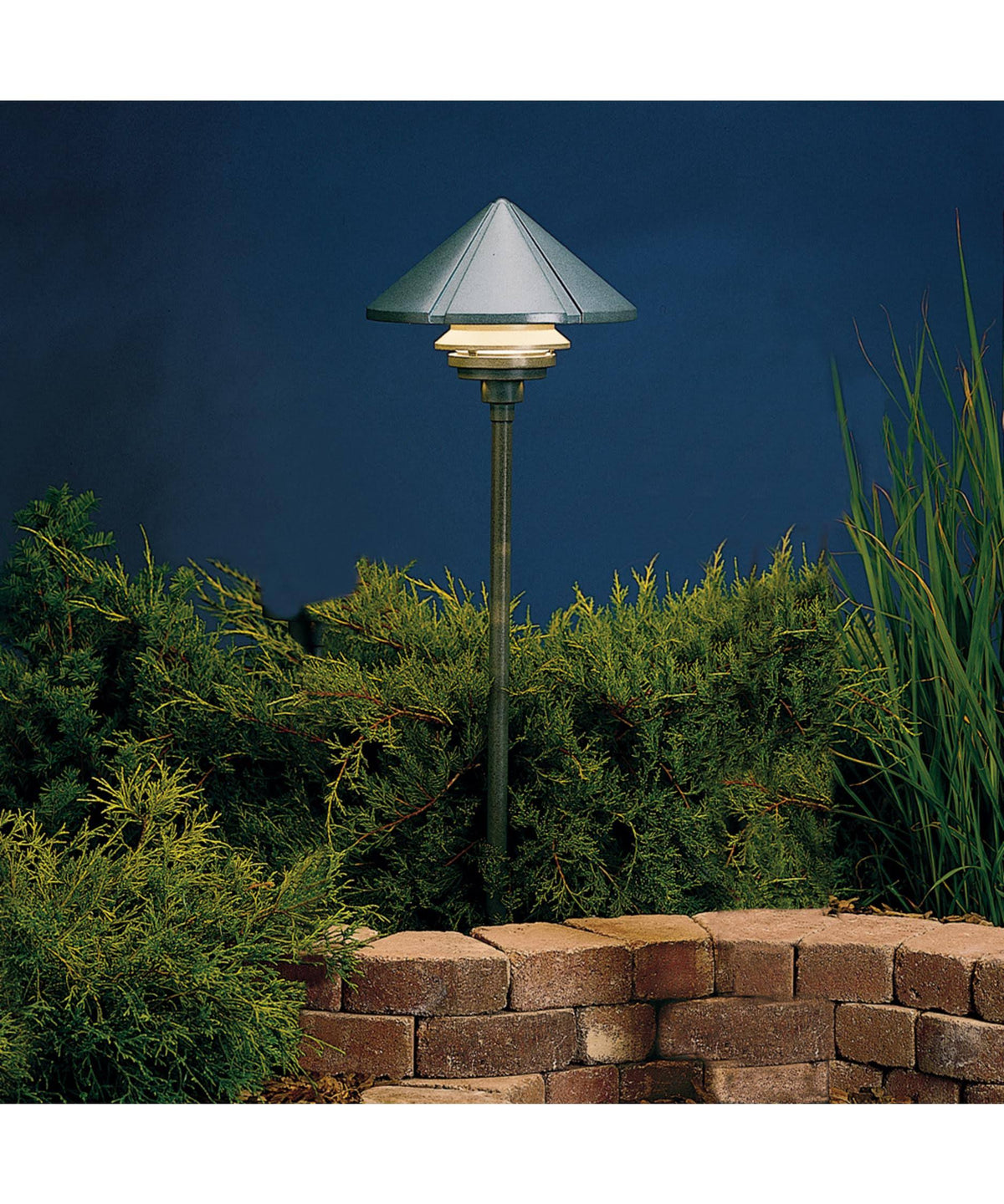 Bronze Landscape Path Light O926724