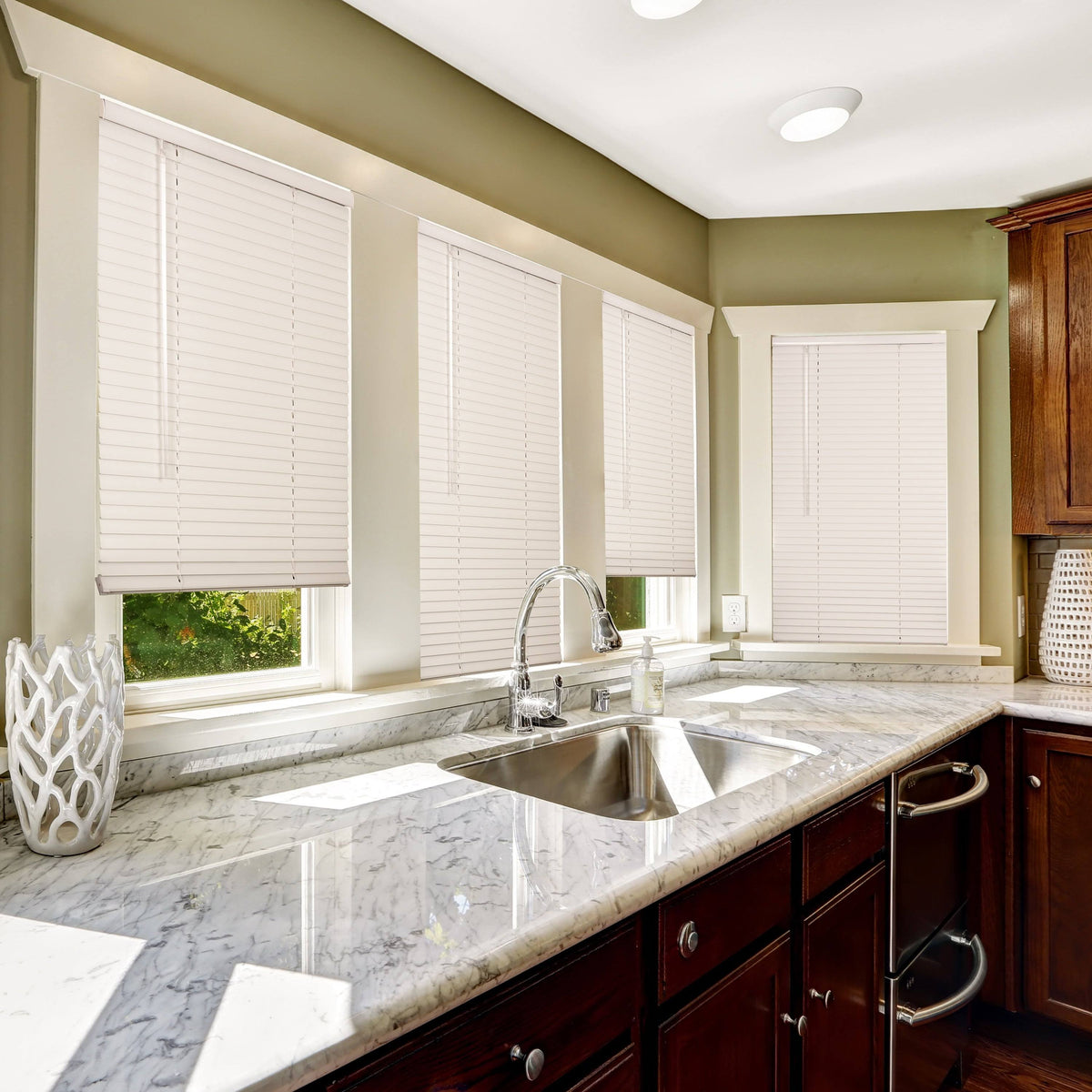 Alabaster Aluminum Blind P841220